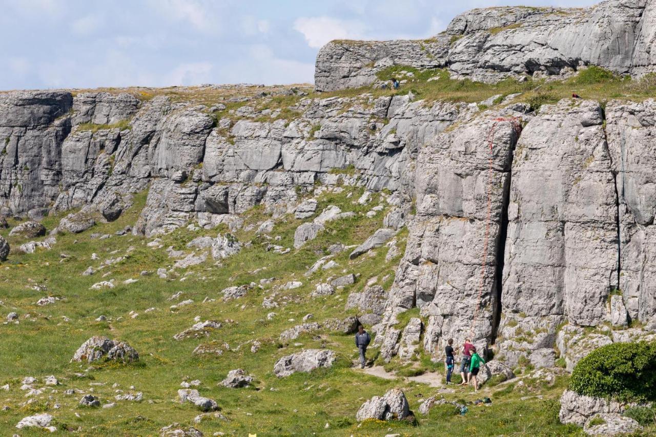 Into The Burren 호텔 Murroogh 외부 사진